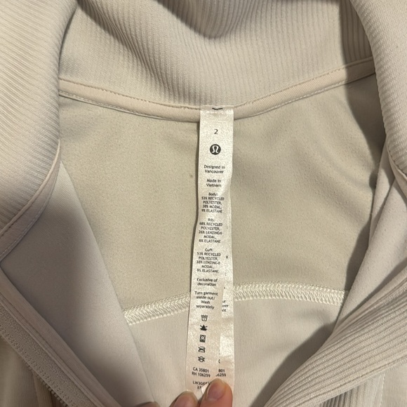 Lululemon ribbed half zip sweater like new! - Picture 4 of 4